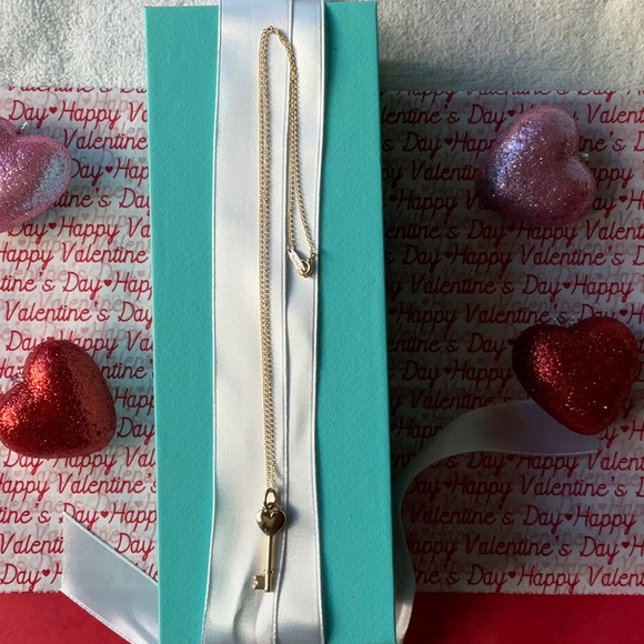 ❤️🔑 TIFFANY & CO. TIFFANY KEYS HEART KEY CHARM NECKLACE PENDANT ❤️🔑 - Picture 10 of 16